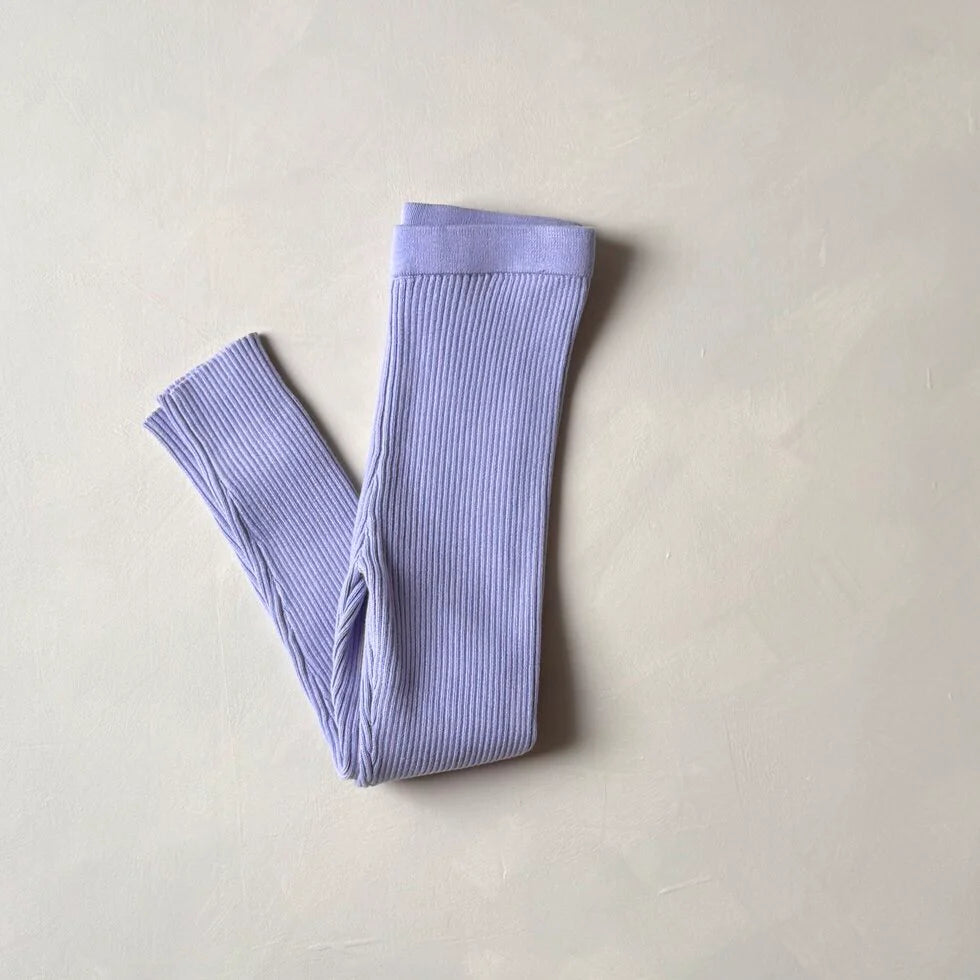 GERIPPTE LEGGINGS | lila
