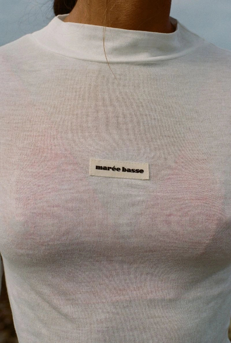 LANGARMSHIRT MIT KLEINEM ROLLKRAGEN | off-white
