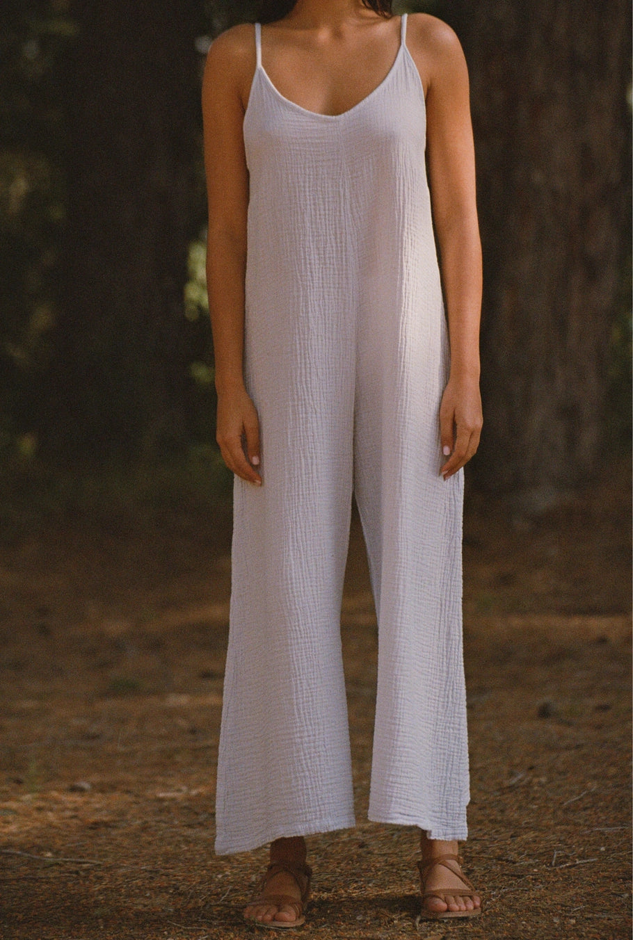 WEITER JUMPSUIT AUS BIO-MUSSELINSTOFF | himmelblau