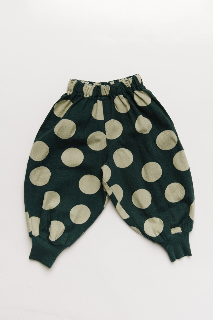 PRE-ORDER: HOSE MIT POLKADOTS