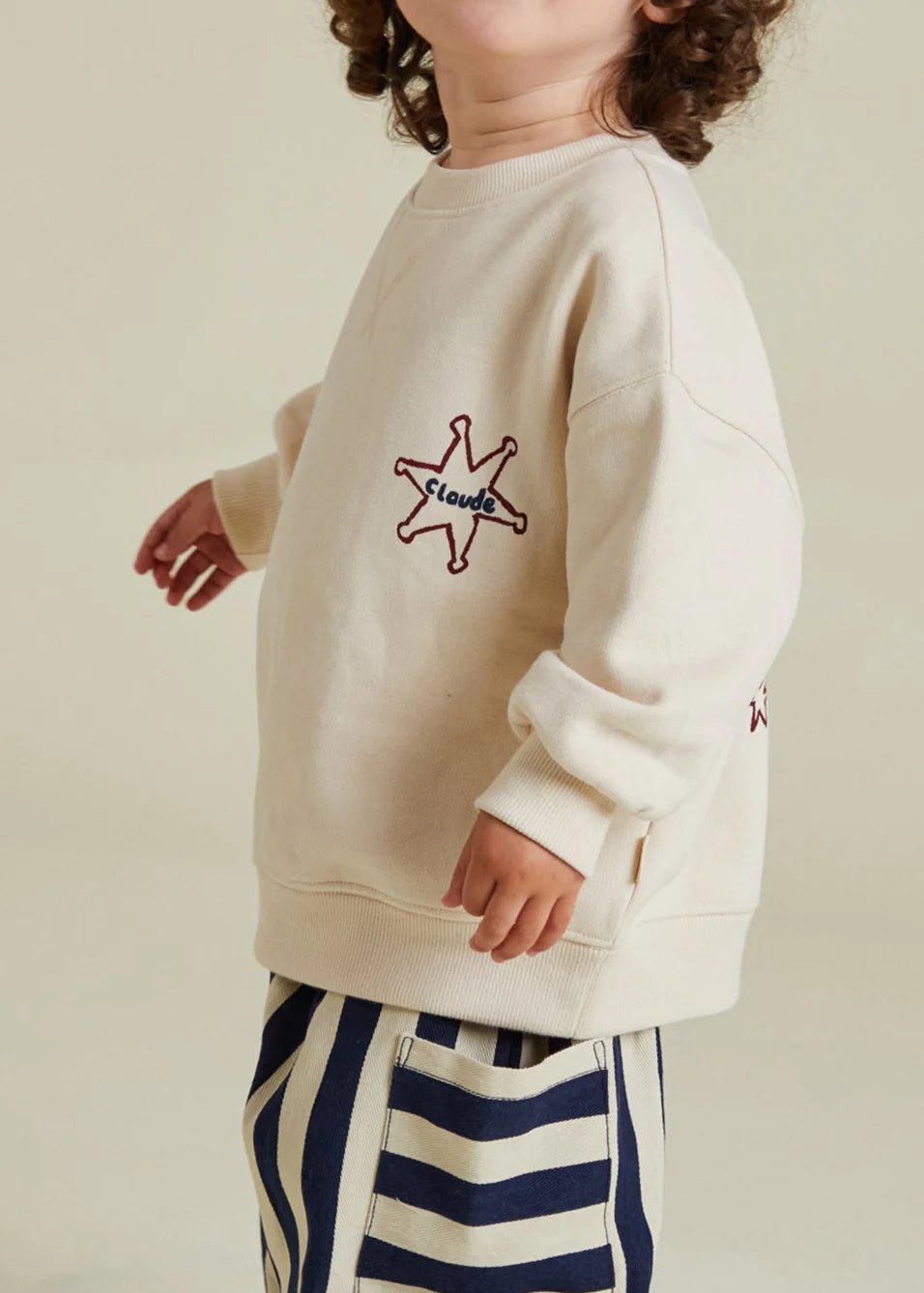 SWEATSHIRT MIT PRINT | cosmic claude