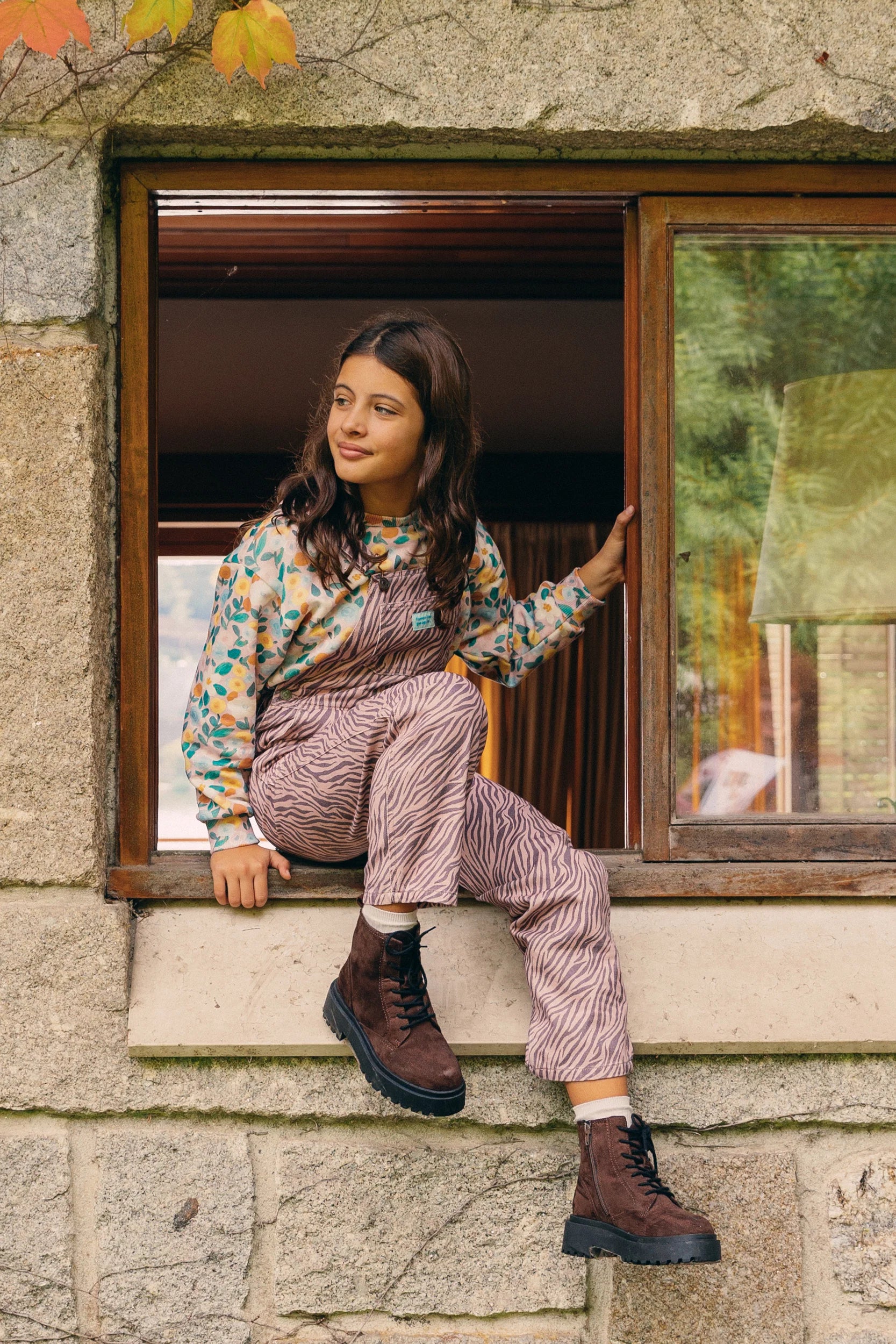 LATZHOSE MIT ZEBRAMUSTER | rosa