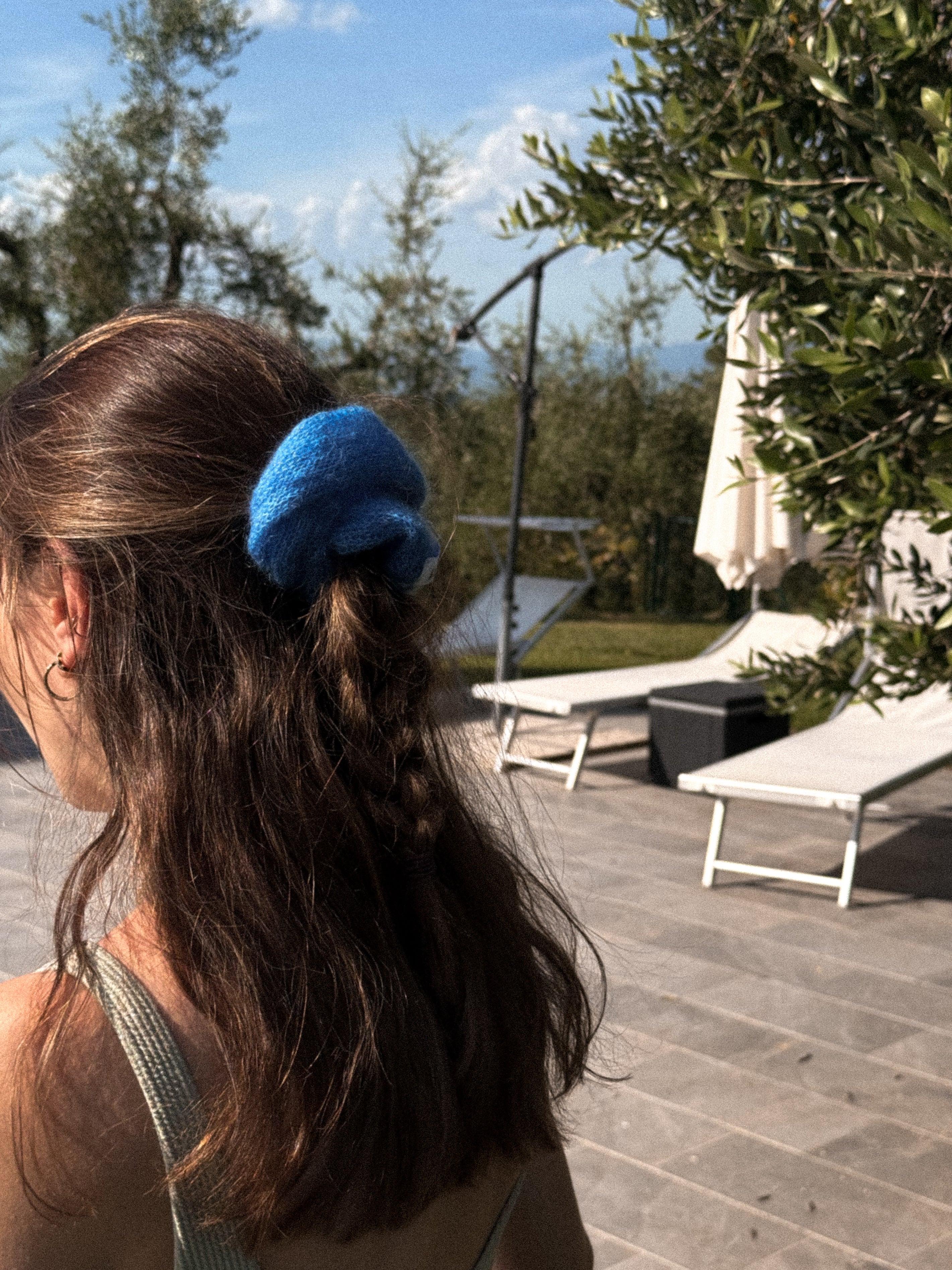 SCRUNCHIE AUS MOHAIR & SEIDE | i ain't blue