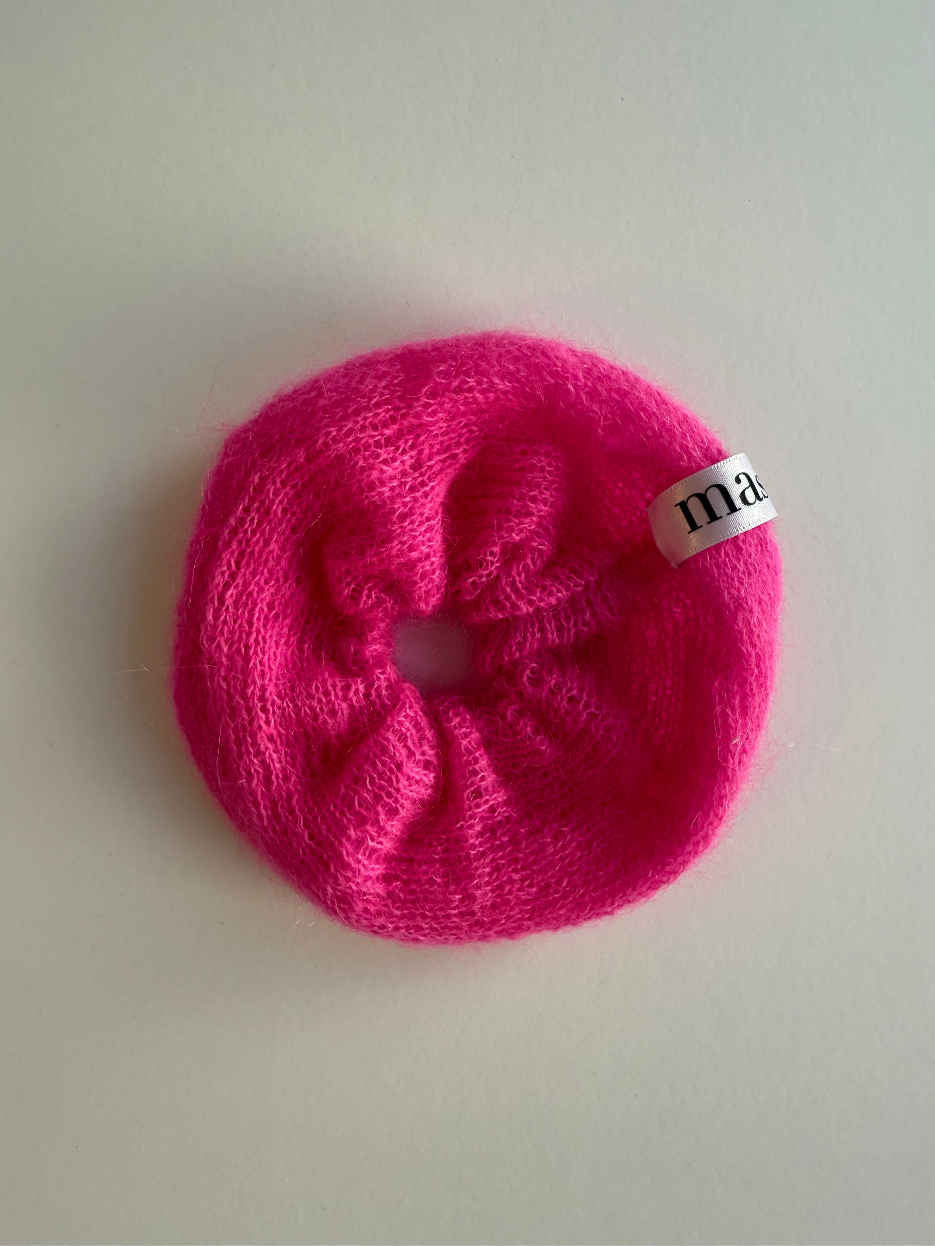 SCRUNCHIE AUS MOHAIR & SEIDE | the perfect pink