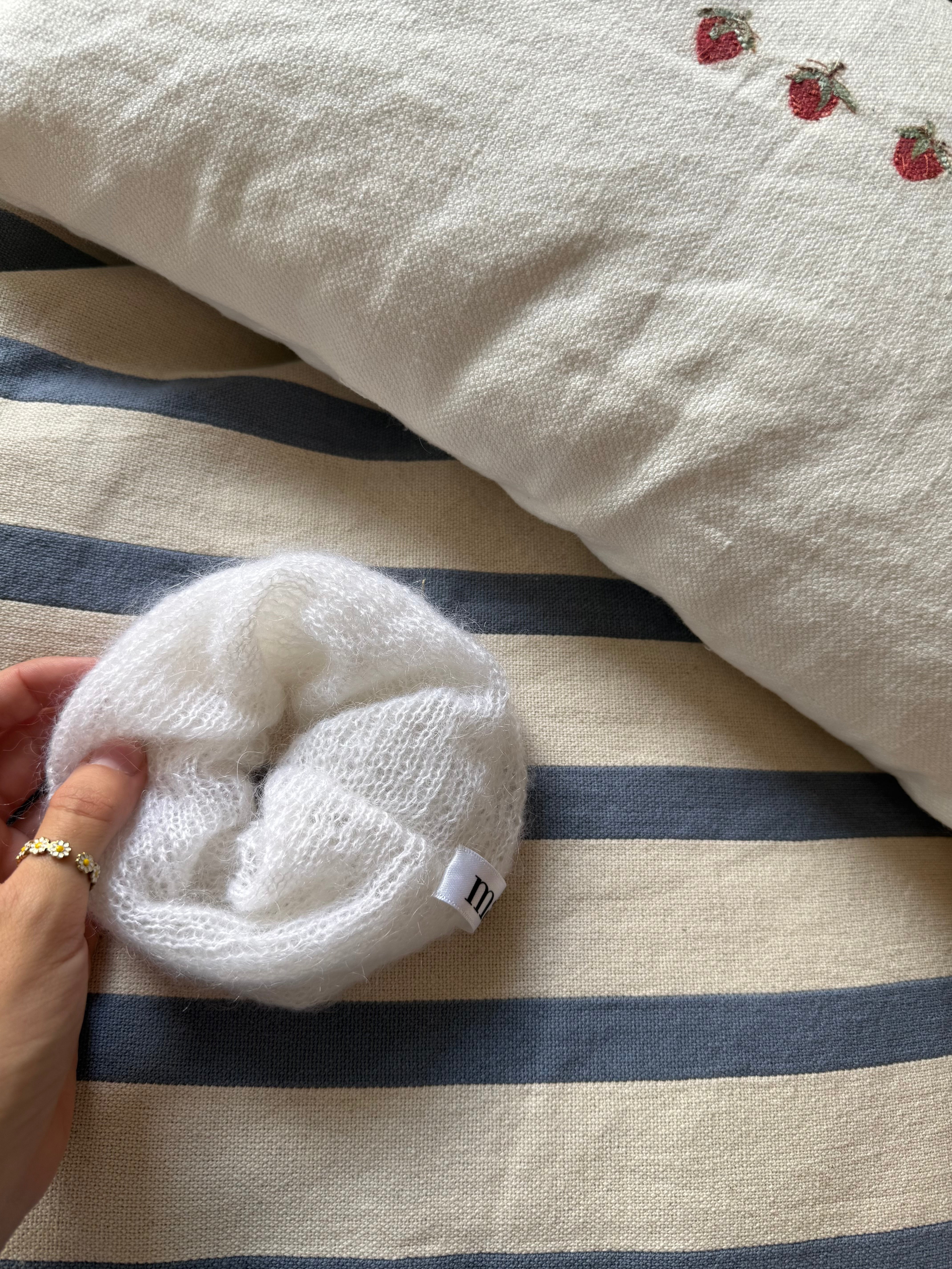 SCRUNCHIE AUS MOHAIR & SEIDE | the white lotus