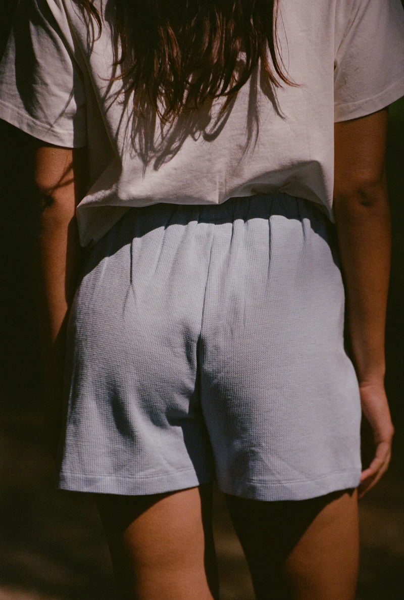 STRUKTURIERTE SHORTS AUS BIO-BAUMWOLLE | himmelblau