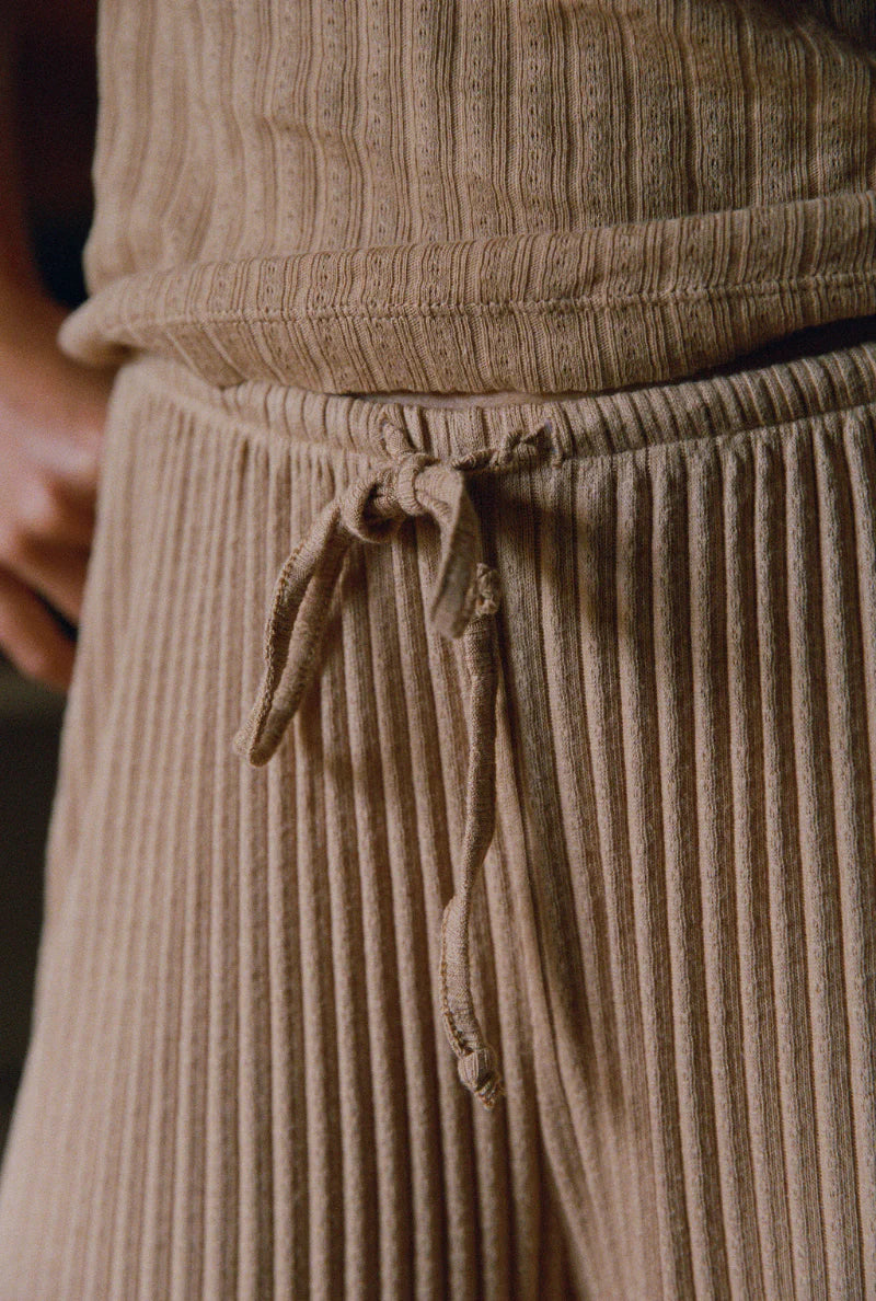 LEICHTE HOSE | haselnuss