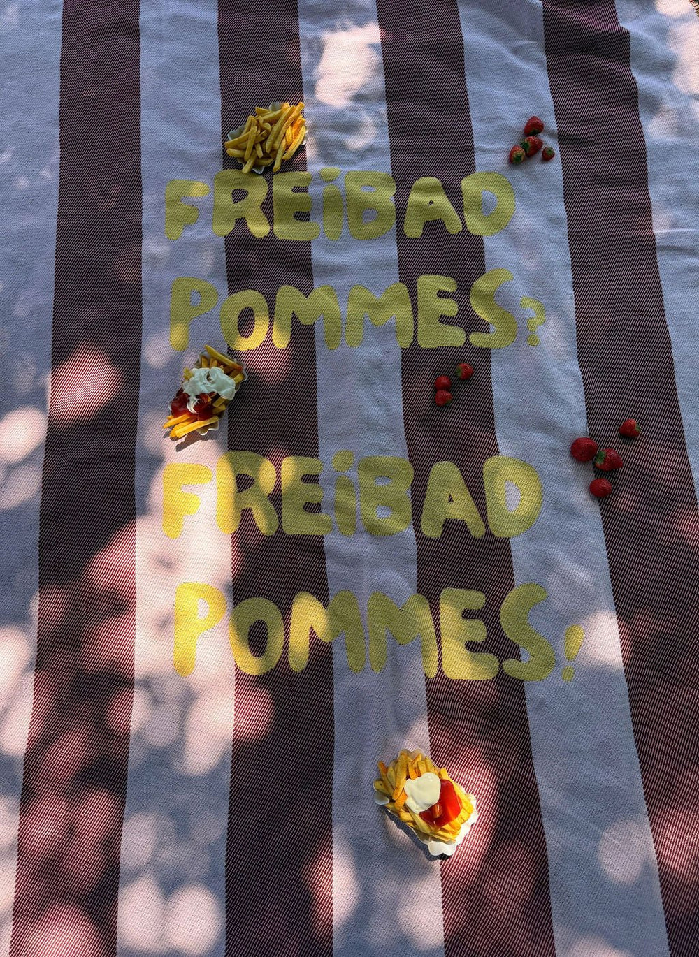 BAUMWOLLDECKE | "FREIBAD & POMMES"